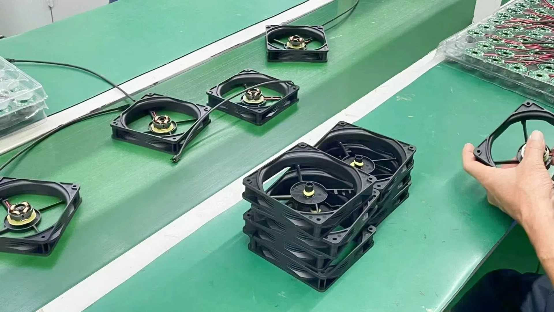 哪种风扇最适合用于空调或大型日用设备的散热？